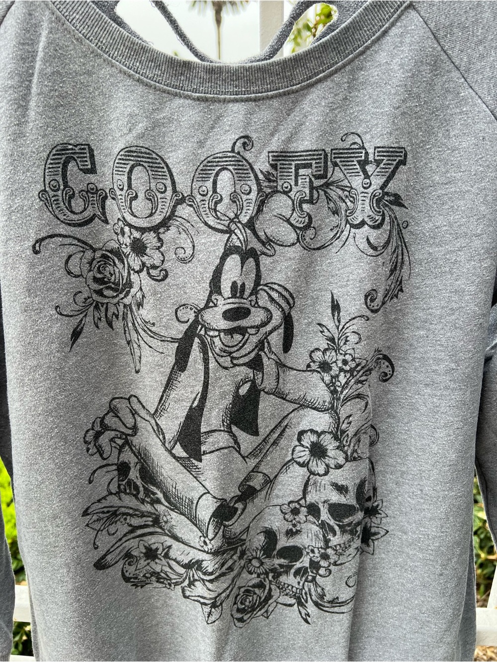 Disney Gray Pullover Sweatshirt with Black Logo Goofy 
Smoke free home